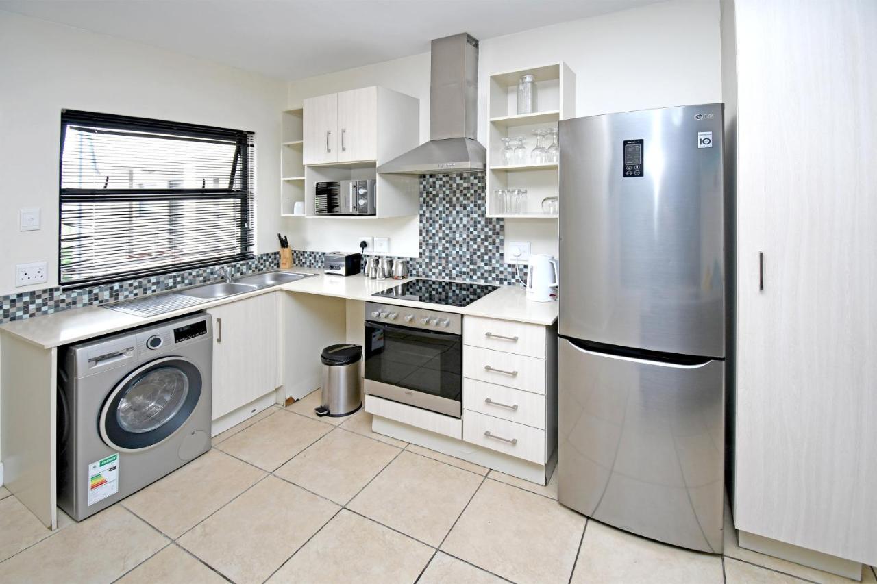 Zwelakho Furnished Apartments The Cube Johannesburgo Exterior foto
